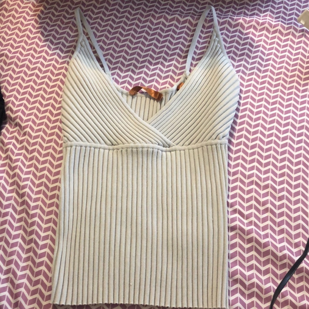 Gray body  enhancing crop top